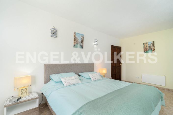 Image No.12-5 Bed House for sale