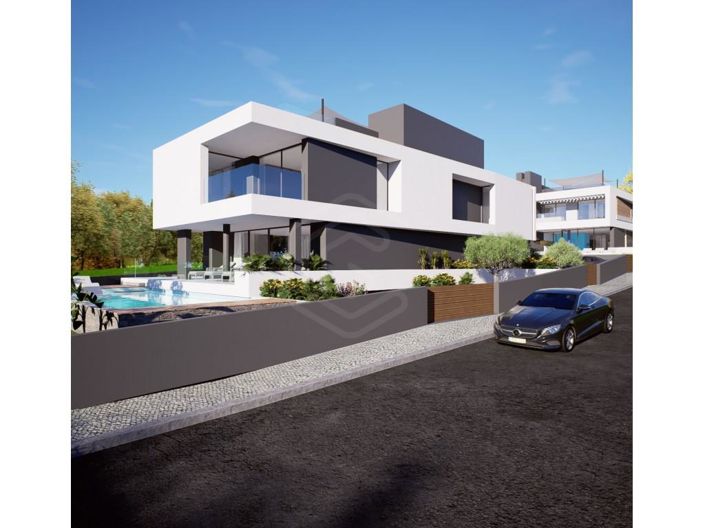 Image No.2-4 Bed House for sale