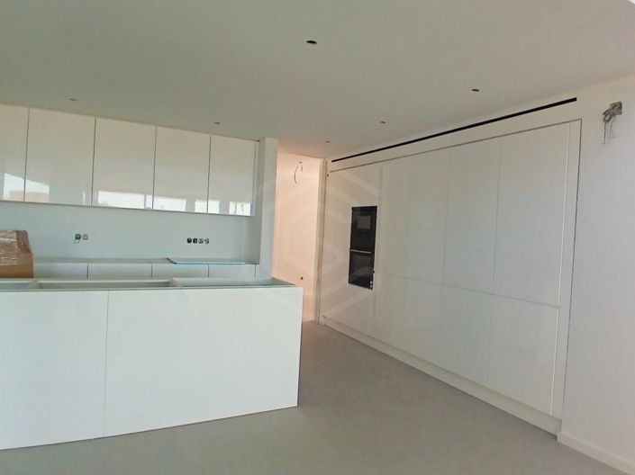 Image No.30-4 Bed House for sale