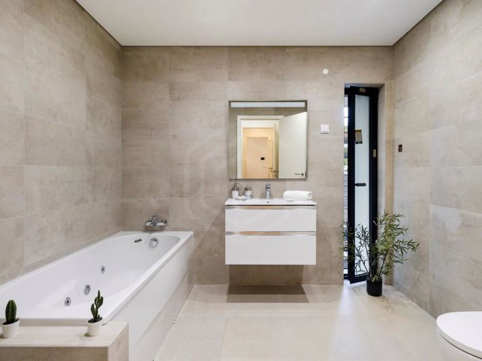 Image No.18-3 Bed Apartment for sale