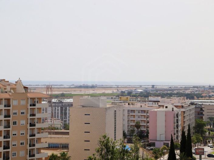 Image No.25-3 Bed Apartment for sale