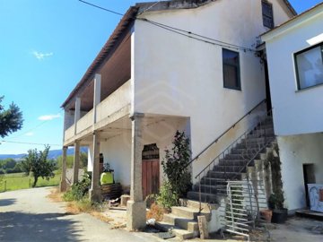 1 - Covilhã, House