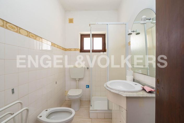 Image No.15-4 Bed House for sale