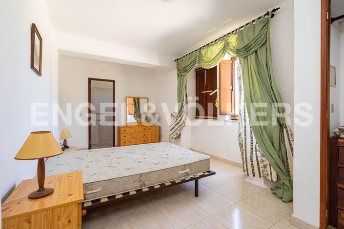 Image No.22-4 Bed House for sale