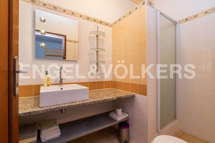 Image No.13-3 Bed House for sale