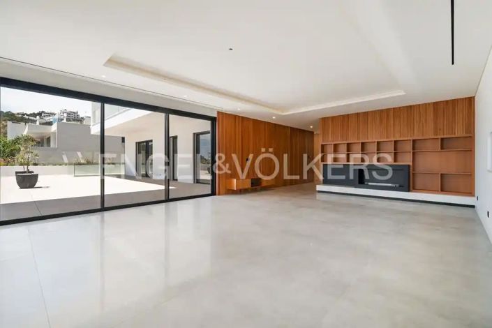 Image No.23-4 Bed House for sale