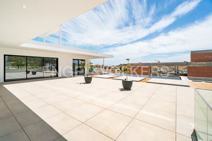 Image No.31-4 Bed House for sale