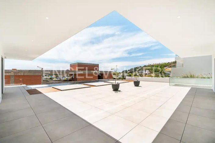 Image No.32-4 Bed House for sale