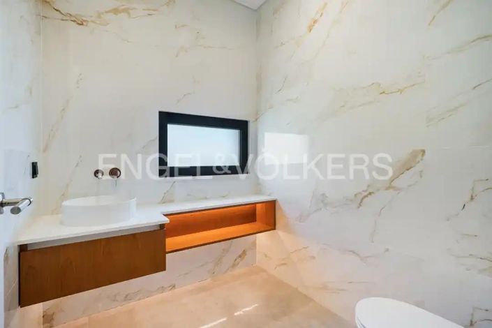 Image No.33-4 Bed House for sale