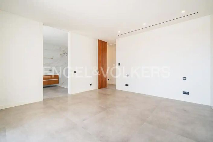 Image No.36-4 Bed House for sale