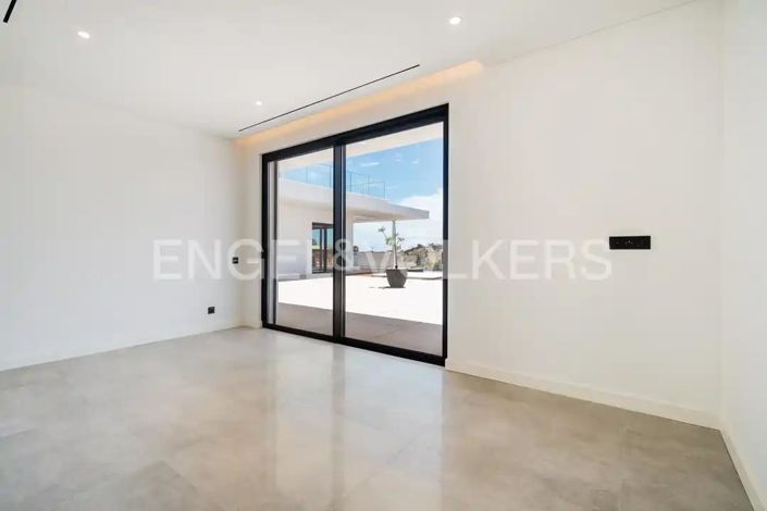 Image No.40-4 Bed House for sale