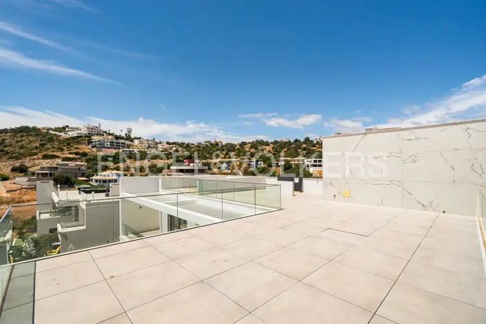 Image No.54-4 Bed House for sale