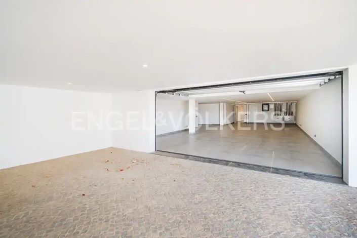 Image No.55-4 Bed House for sale