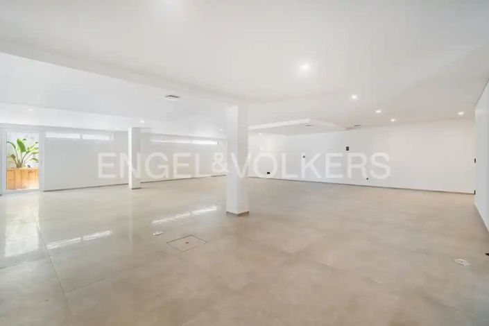 Image No.57-4 Bed House for sale