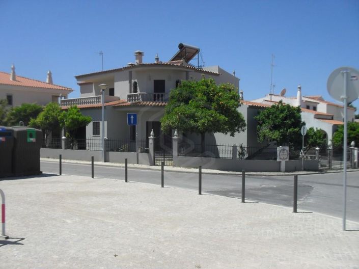 Image No.6-4 Bed House for sale