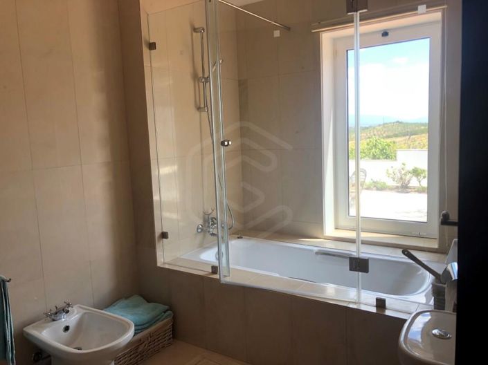 Image No.16-4 Bed House for sale