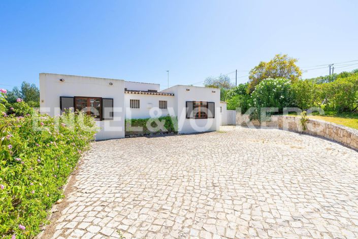 Image No.2-5 Bed House for sale