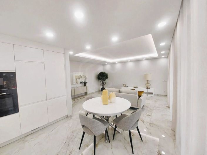 Image No.9-2 Bed Apartment for sale