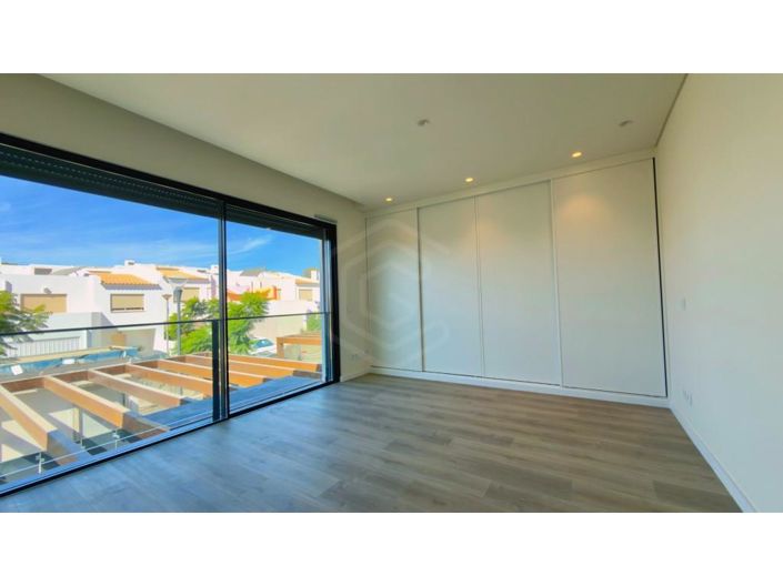 Image No.22-Maison de 4 chambres à vendre à Montenegro