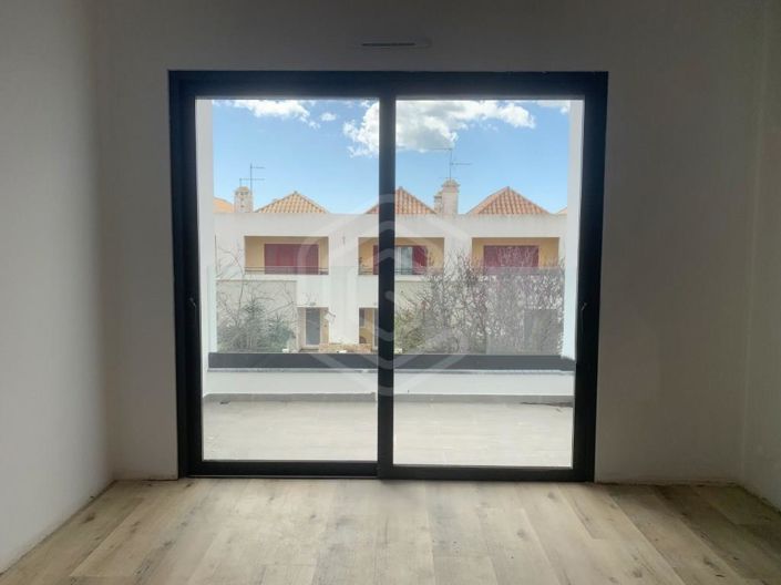 Image No.14-4 Bed House for sale