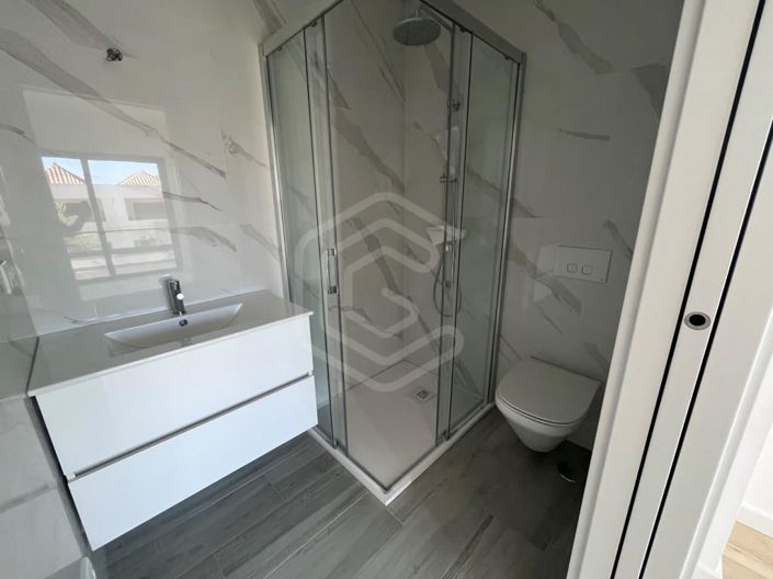 Image No.15-4 Bed House for sale