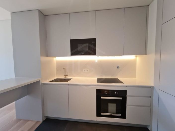 Image No.10-1 Bed Apartment for sale