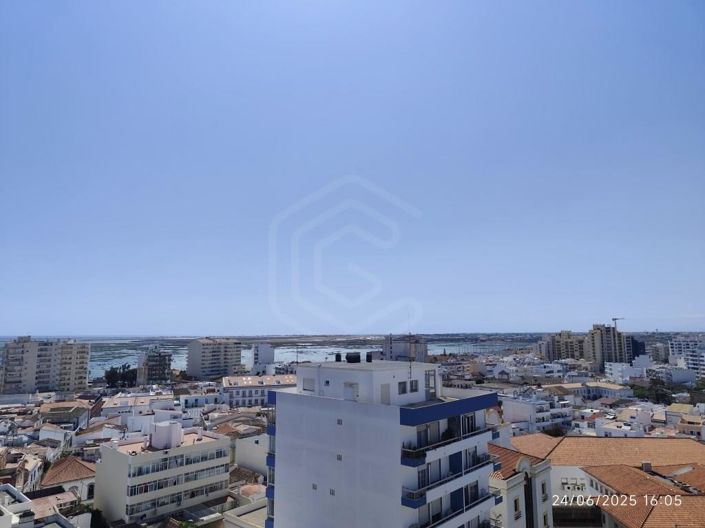 Image No.24-6 Bed Apartment for sale