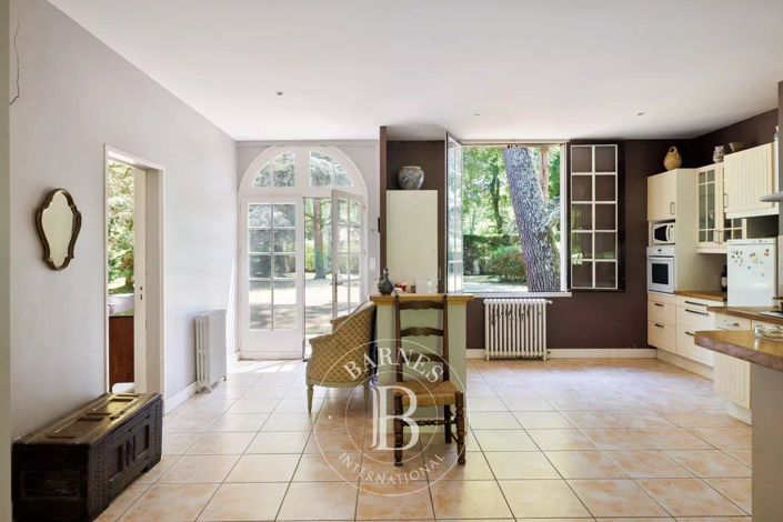 Image No.15-5 Bed House for sale