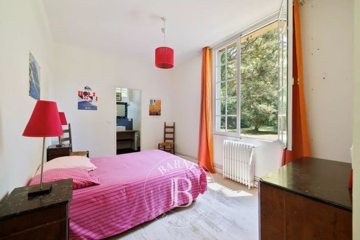 Image No.16-5 Bed House for sale