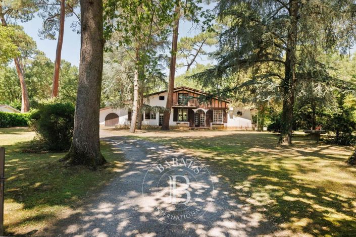 Image No.3-5 Bed House for sale