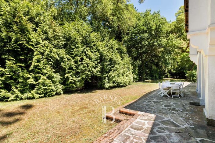 Image No.6-5 Bed House for sale