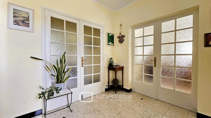 Image No.6-3 Bed House for sale