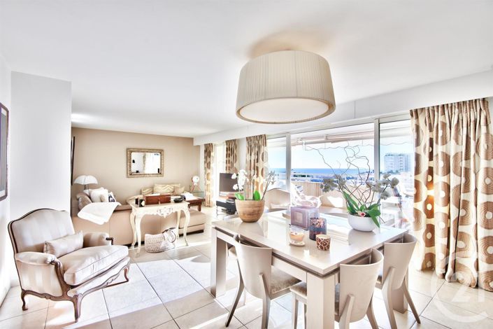 Image No.4-Appartement de 2 chambres à vendre à Beausoleil