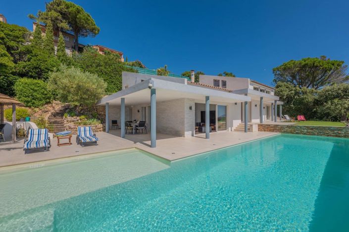 Image No.2-4 Bed House for sale