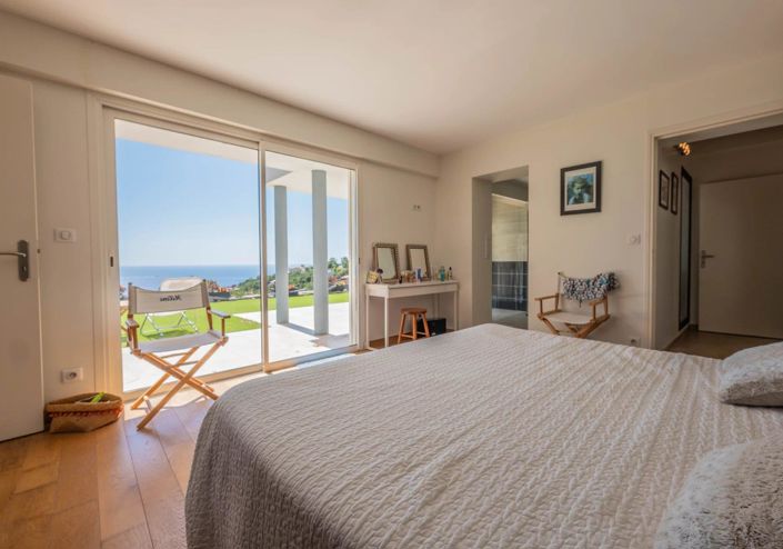 Image No.7-4 Bed House for sale