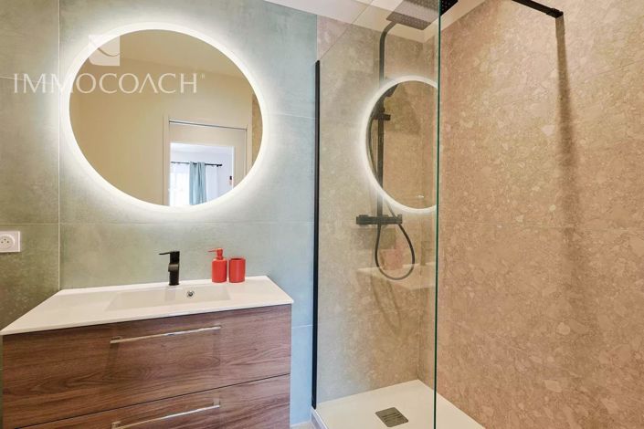 Image No.11-Maison de 2 chambres à vendre à Collobrières