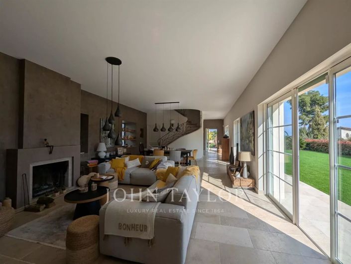 Image No.8-House for sale