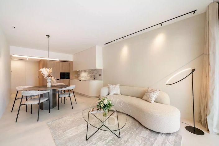 Image No.2-Appartement de 2 chambres à vendre à Cannes