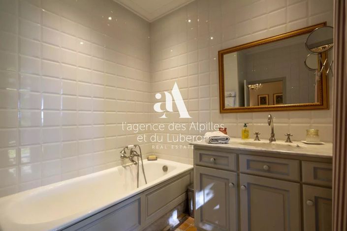 Image No.30-10 Bed House for sale