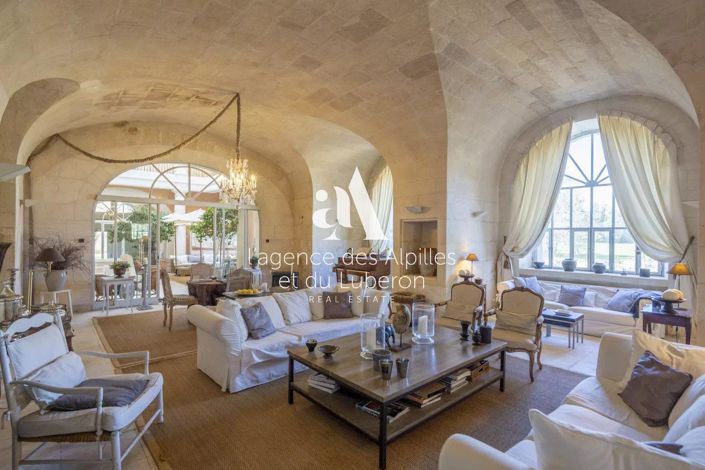 Image No.7-10 Bed House for sale