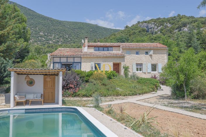 Image No.2-Maison de 5 chambres à vendre à Rustrel