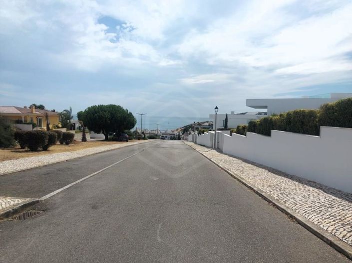 Image No.15-3 Bed House for sale