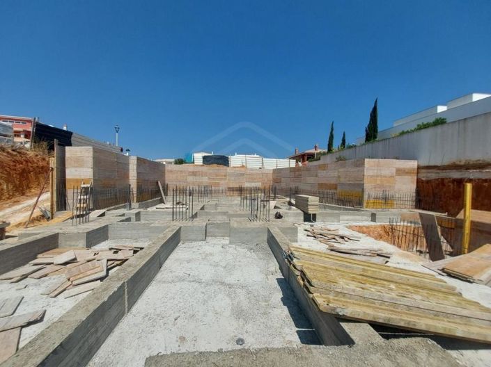 Image No.19-3 Bed House for sale