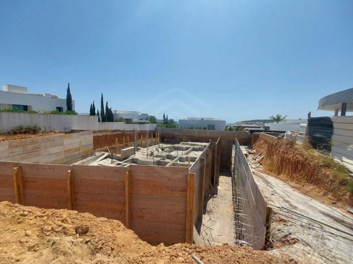 Image No.25-3 Bed House for sale