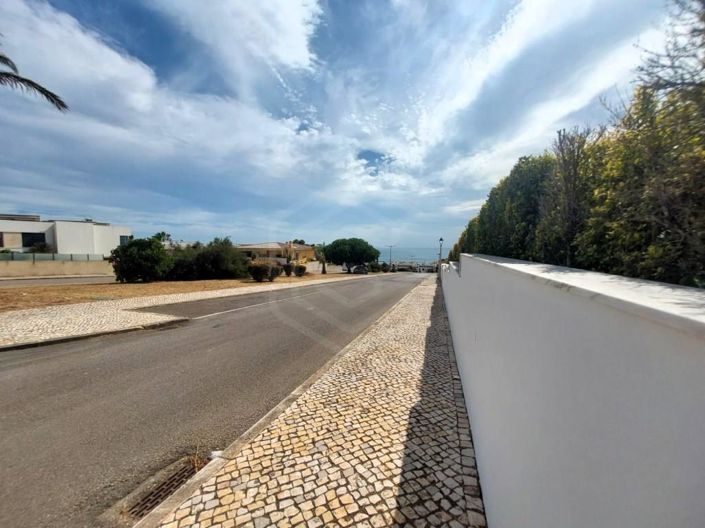 Image No.28-3 Bed House for sale