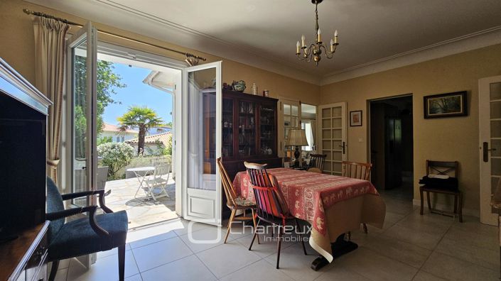 Image No.6-4 Bed House for sale