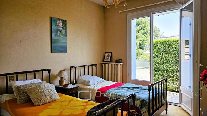 Image No.9-4 Bed House for sale