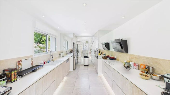 Image No.12-5 Bed House for sale