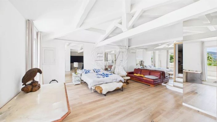 Image No.19-5 Bed House for sale