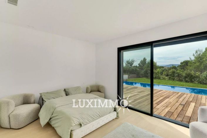 Image No.7-4 Bed House for sale